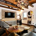 Strand Chalet